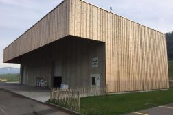 Halle-16